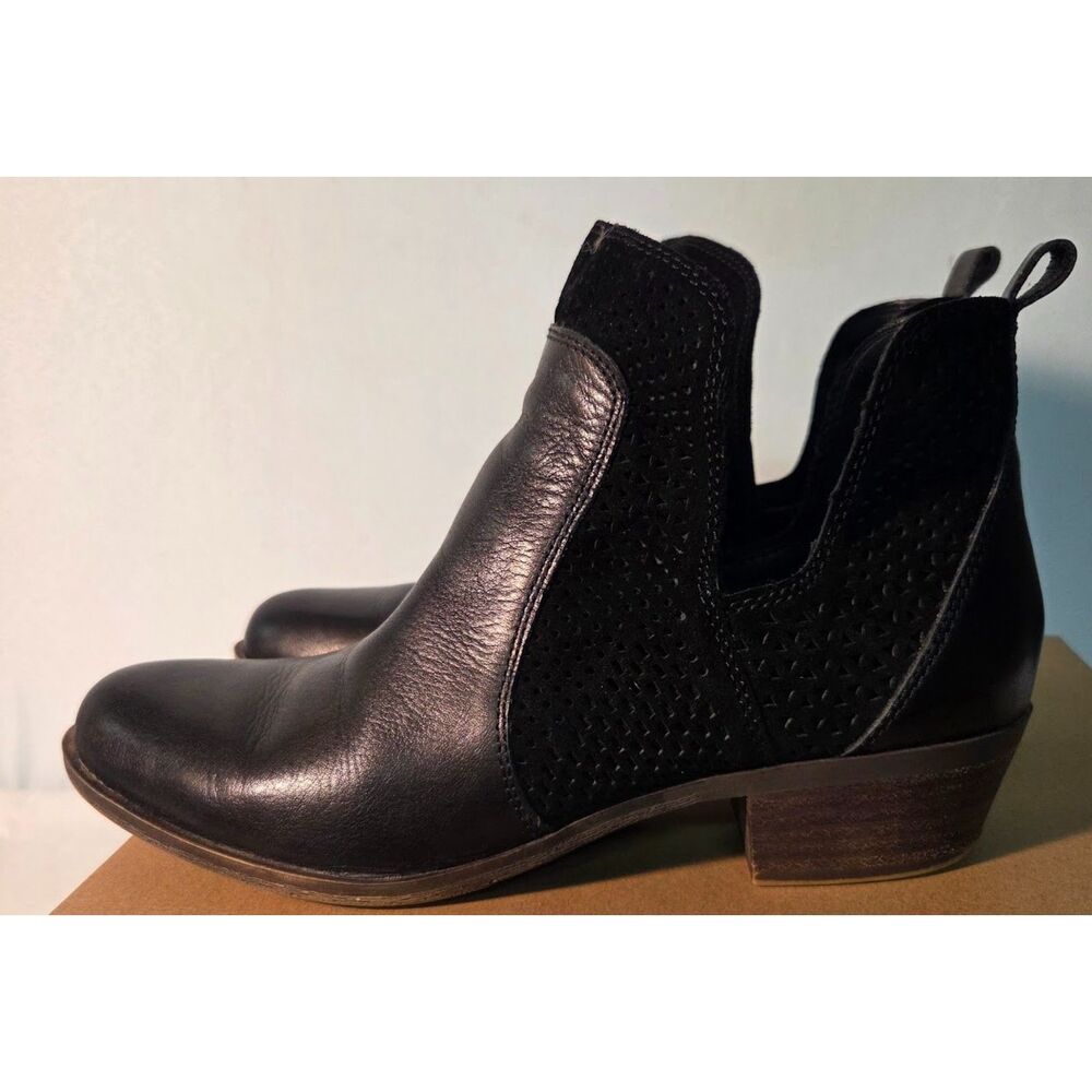 Lucky Brand Belgon Black Leather Cutout Ankle Boots Women's 8.5M